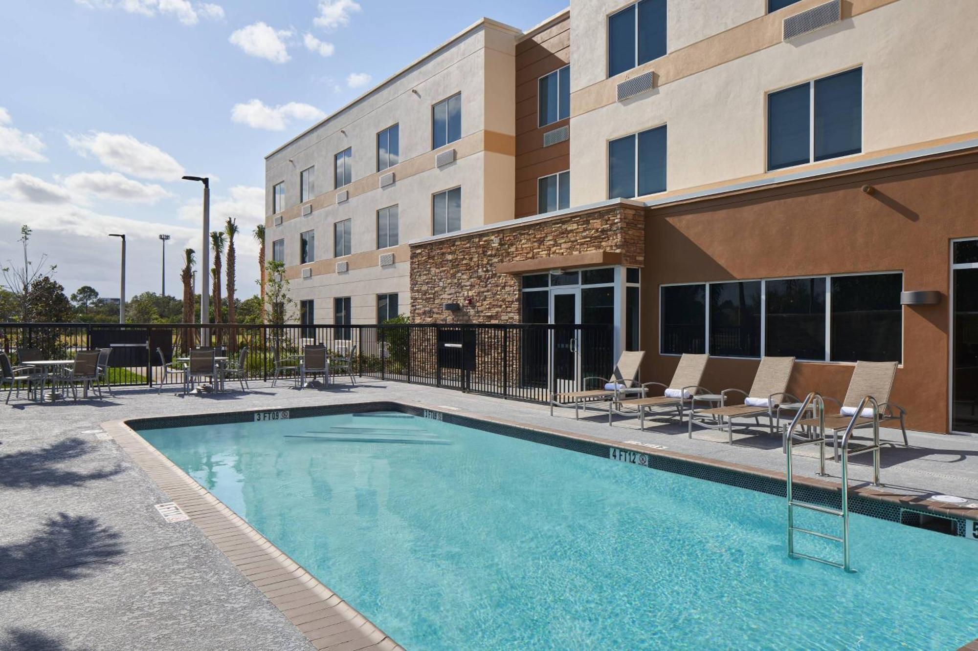 Fairfield Inn & Suites Веро Бийч Екстериор снимка